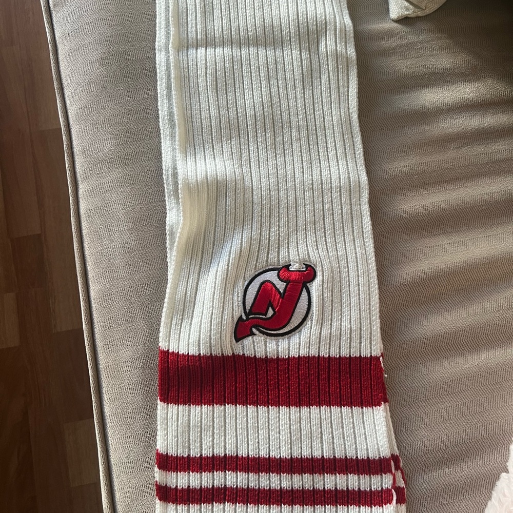 NHL New Jersey Devils Scarf - Red and White